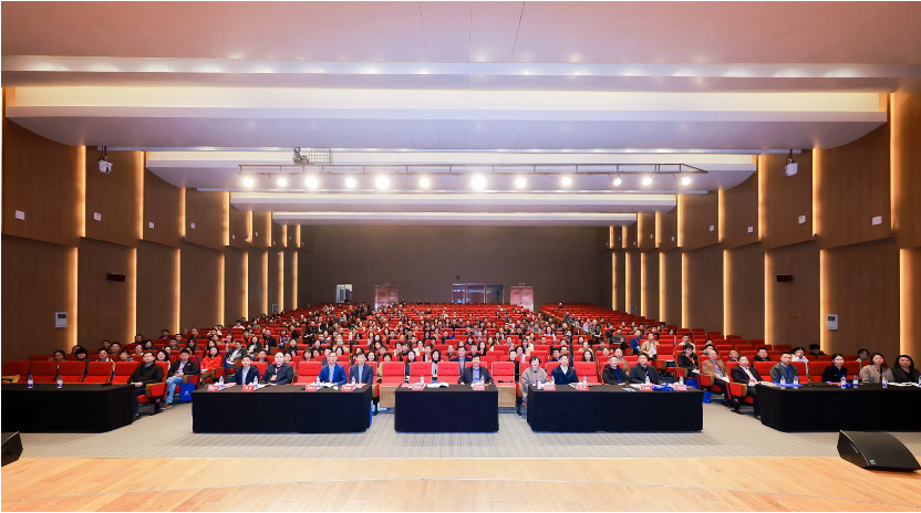 我院公共管理系教师陈晓春参加人工智能驱动的公共管理实践与MPA课程建设研讨会